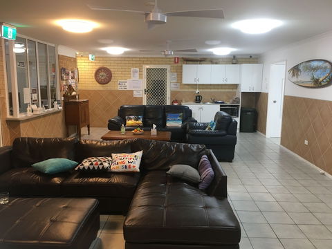 17 North Street Budget Accommodation - Sunshine Coast Guide 0