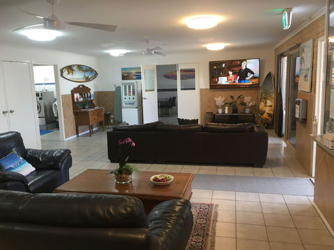 17 North Street Budget Accommodation - Sunshine Coast Guide 1