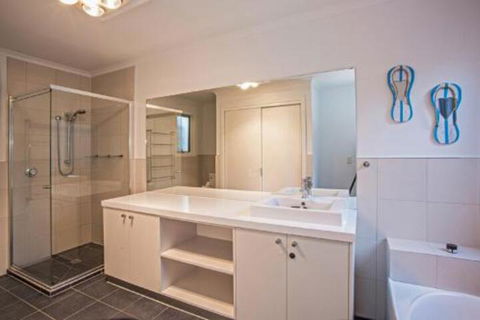 Iona Beach House Cowes - Sunshine Coast Guide 6