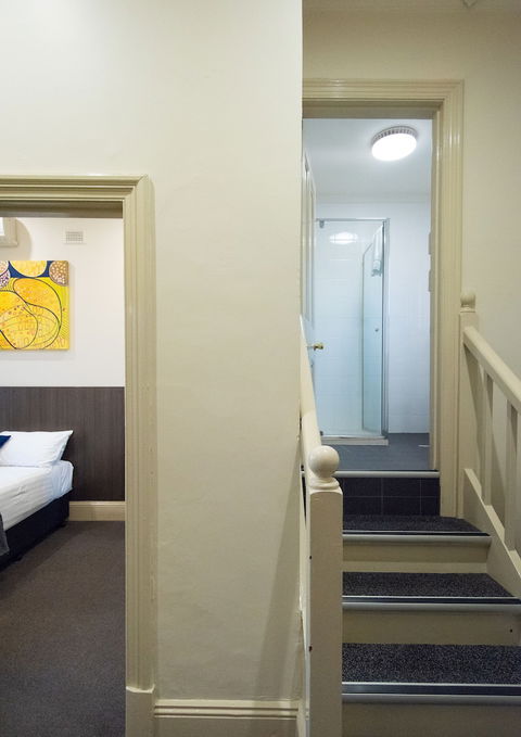 The Mile End Hotel - Sunshine Coast Guide 5