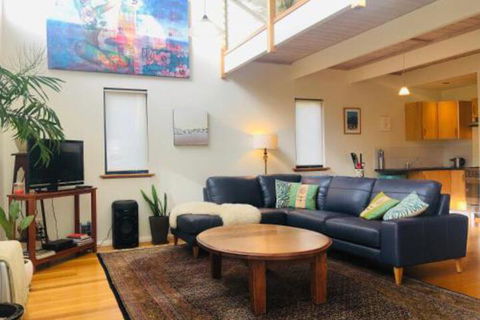 Zephyr Studio - Sunshine Coast Guide 3