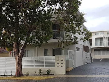 Luxuary Apartment Near Airport - Sunshine Coast Guide 6