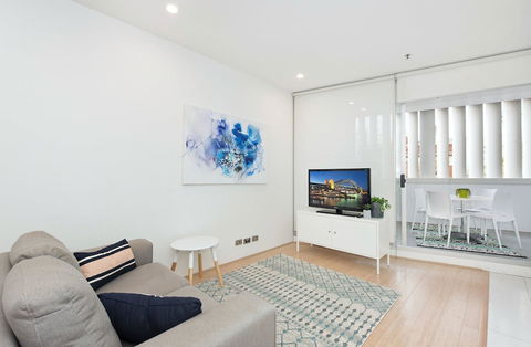 TT302 Darlinghurst Sydney Studio - Sunshine Coast Guide 5