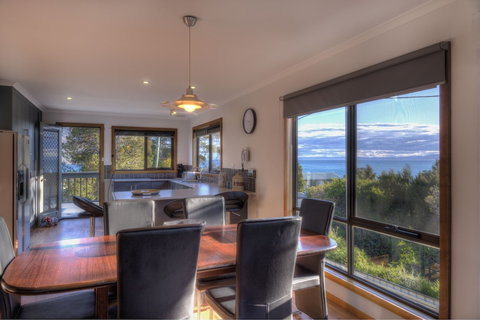 The Lookout - Sunshine Coast Guide 6