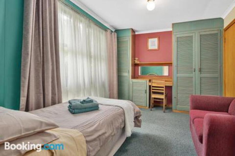 Green Views - Sunshine Coast Guide 2