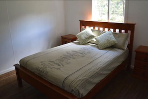 Four Bull Hut - Sunshine Coast Guide 3