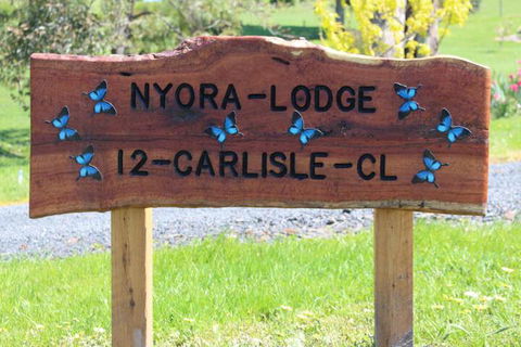 Nyora Lodge B & B - Sunshine Coast Guide 4