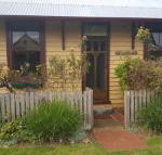 Twomeys Cottage - Sunshine Coast Guide
