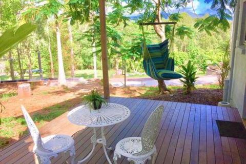 Montview Cottage B & B - Sunshine Coast Guide 0