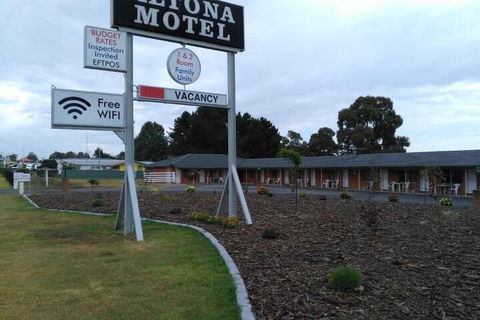 Altona Motel - Sunshine Coast Guide 3