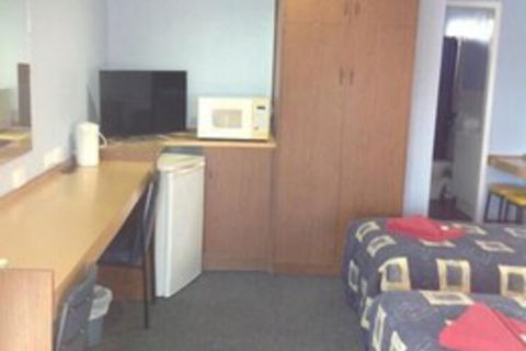 Altona Motel - Sunshine Coast Guide 7
