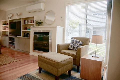 Beachcomber - Sunshine Coast Guide 6