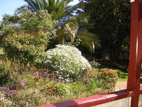 Belle Cottage - Sunshine Coast Guide 1