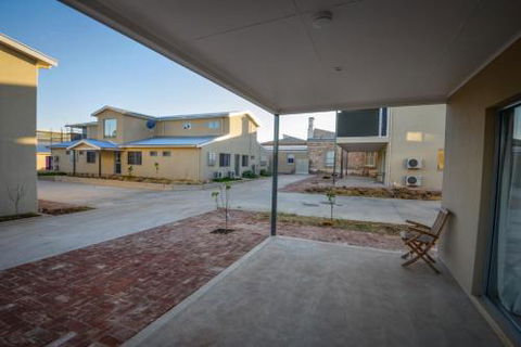 Great Northern Lodge - Sunshine Coast Guide 1