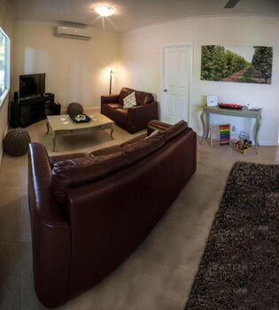 Farview Guest Accommodation - Sunshine Coast Guide 1