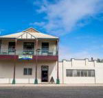 Gascoyne Hotel - Sunshine Coast Guide
