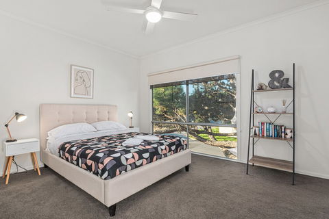 Oceans Eight - Sunshine Coast Guide 6