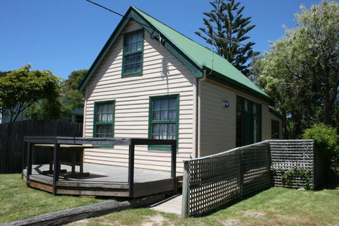Gaol House Cottages - Sunshine Coast Guide 1