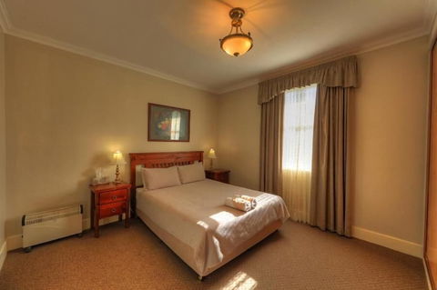 Grace's Spa Cottage - Sunshine Coast Guide 6