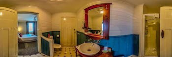 Grace's Spa Cottage - Sunshine Coast Guide 2
