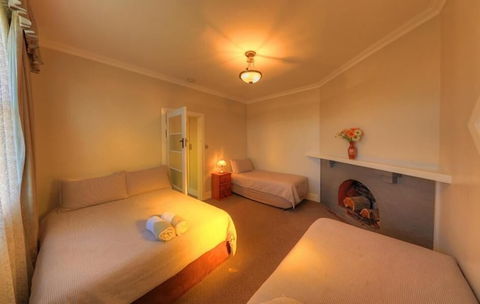 Grace's Spa Cottage - Sunshine Coast Guide 4