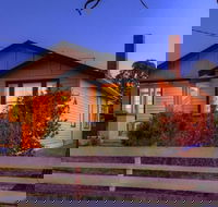 Grace's Spa Cottage - Sunshine Coast Guide