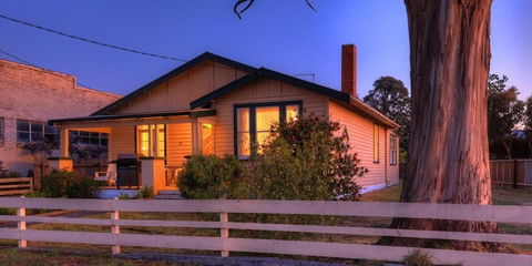 Grace's Spa Cottage - Sunshine Coast Guide 0