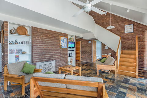 Bay Retreat Port Arthur - Sunshine Coast Guide 1