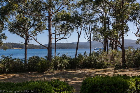Bay Retreat Port Arthur - Sunshine Coast Guide 6