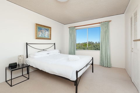 Absolute Water Front Coogee H331 - Sunshine Coast Guide 6