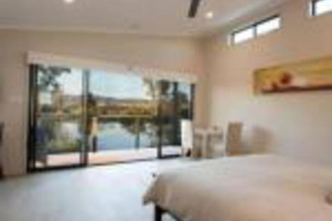 Still Earth - Sunshine Coast Guide 0