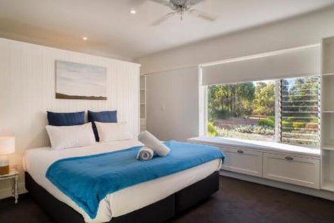 The White House At Wallcliffe Farms - Sunshine Coast Guide 7