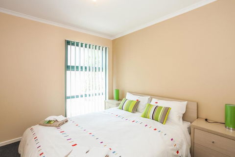 Anglesea River Apartments 2 Bed Unit 2 / 4 - Sunshine Coast Guide 3