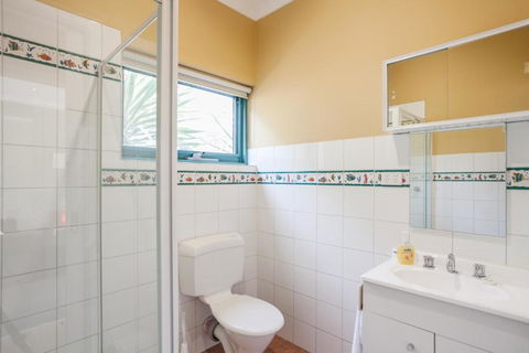 Anglesea River Apartments 2 Bed Unit 2 / 4 - Sunshine Coast Guide 4