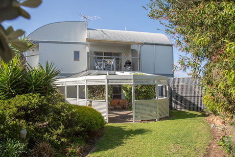 Through The Looking Glass - Sunshine Coast Guide 0