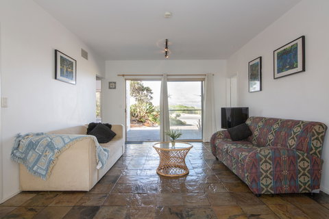 Through The Looking Glass - Sunshine Coast Guide 3