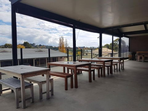 Tenterfield Tavern And Motor Inn - Sunshine Coast Guide 6