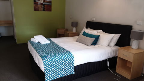 Tenterfield Tavern And Motor Inn - Sunshine Coast Guide 5