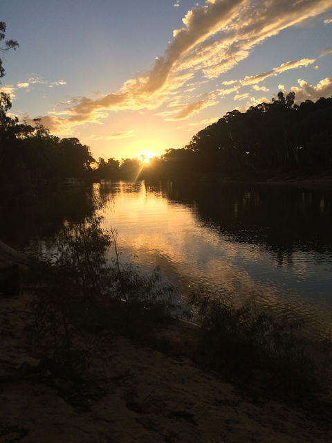 Echuca Moama Holiday Accommodation 2 - Sunshine Coast Guide 1