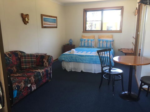 Glenaire Apartments On Frazer St - Sunshine Coast Guide 2