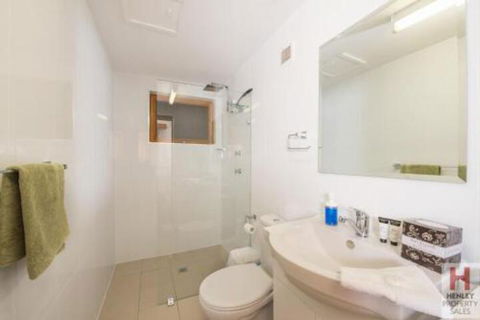 Alpine Apartment Great Location With Views Of Lake Jindabyne - Sunshine Coast Guide 7