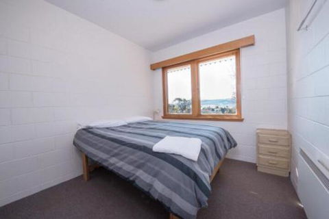 Alpine Apartment Great Location With Views Of Lake Jindabyne - Sunshine Coast Guide 5