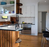 Main Retreat  Cottage - Sunshine Coast Guide