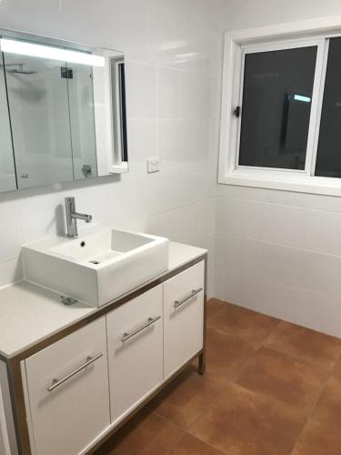 The Hill House - Sunshine Coast Guide 1