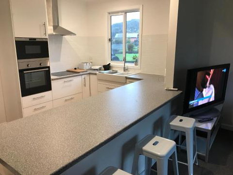 The Hill House - Sunshine Coast Guide 4