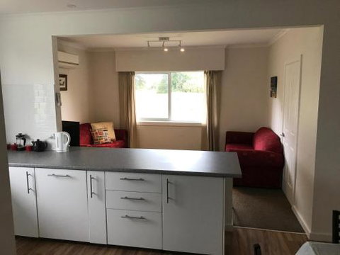 The Hill House - Sunshine Coast Guide 2