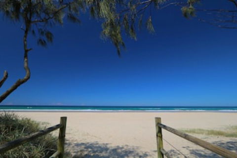 A Deluxe Swim Up Drift Apartments South - Sunshine Coast Guide 0