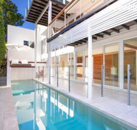 16 The Quarterdeck - Sunshine Coast Guide