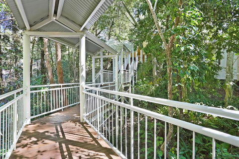 The Sanctuary Little Cove - Sunshine Coast Guide 4