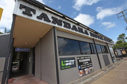 Tandara Hotel Motel - Sunshine Coast Guide 0